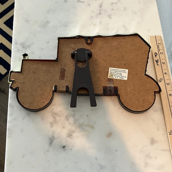 Vintage Car Wall Frame Made in Hong Kong - Picture 3 of 5